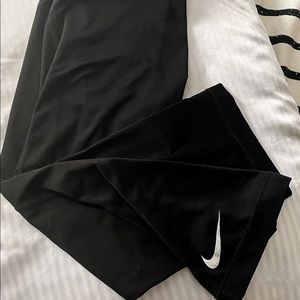 Nike pro black mid rise leggings